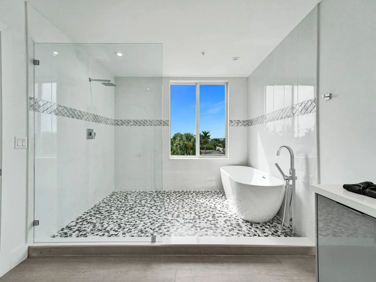 New 2023 Luxe Modern Home with Pool #59