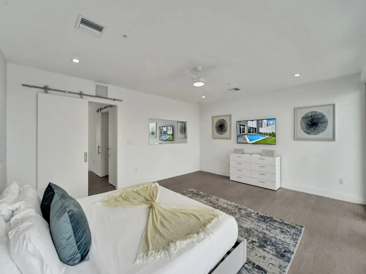 New 2023 Luxe Modern Home with Pool #60