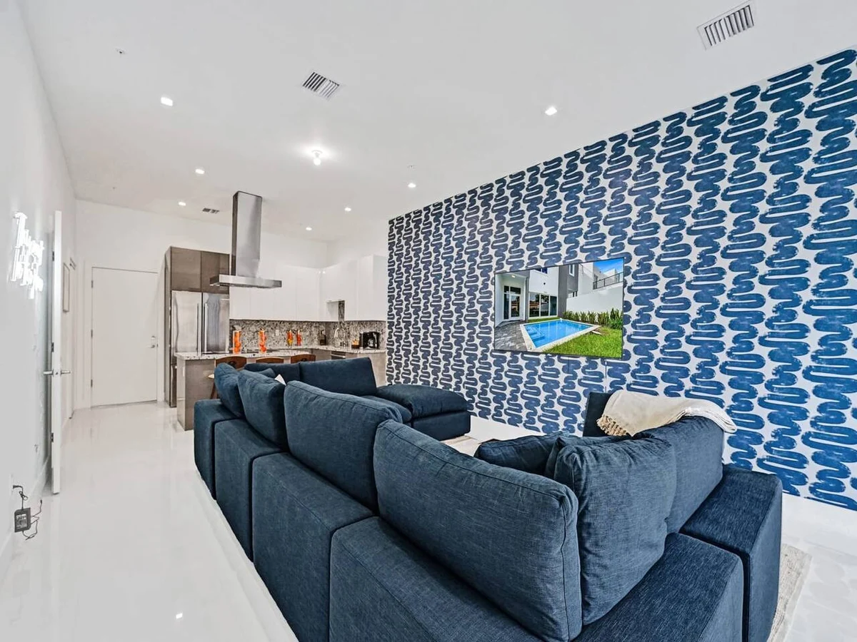 New 2023 Luxe Modern Home with Pool #78