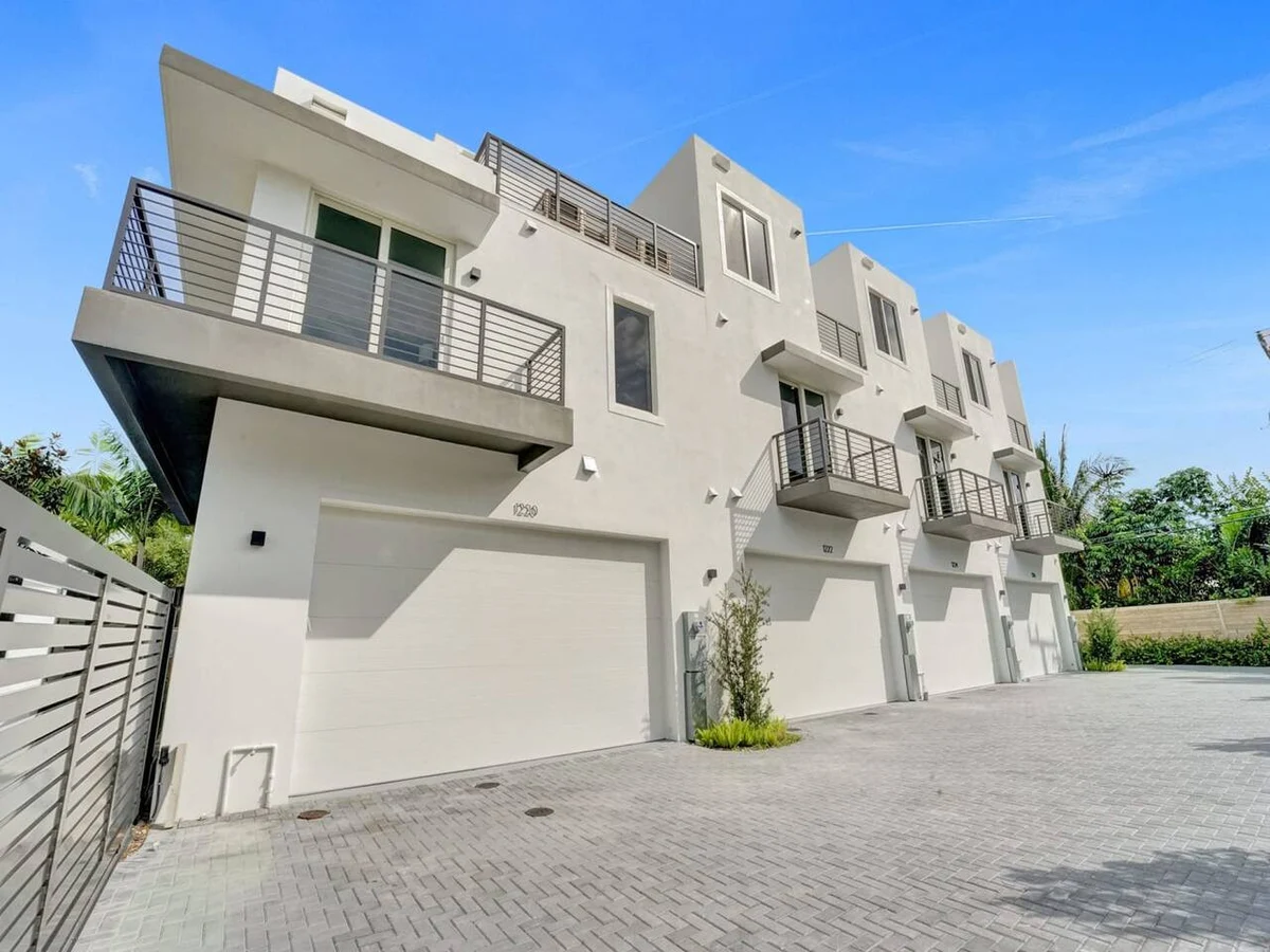 New 2023 Luxe Modern Home with Pool #114