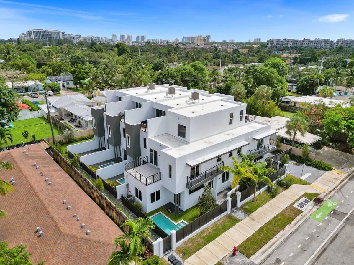New 2023 Luxe Modern Home with Pool #129
