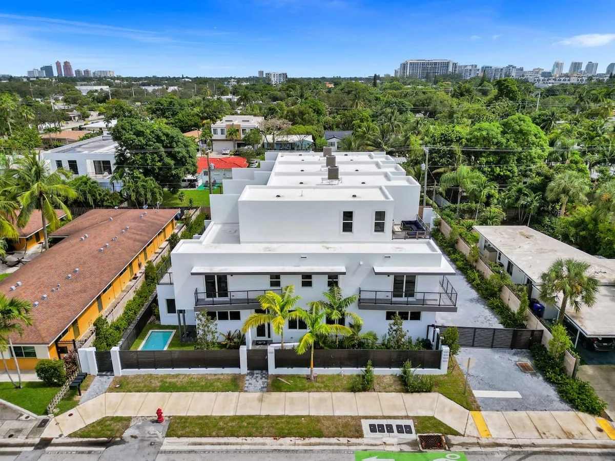 New 2023 Luxe Modern Home with Pool #133