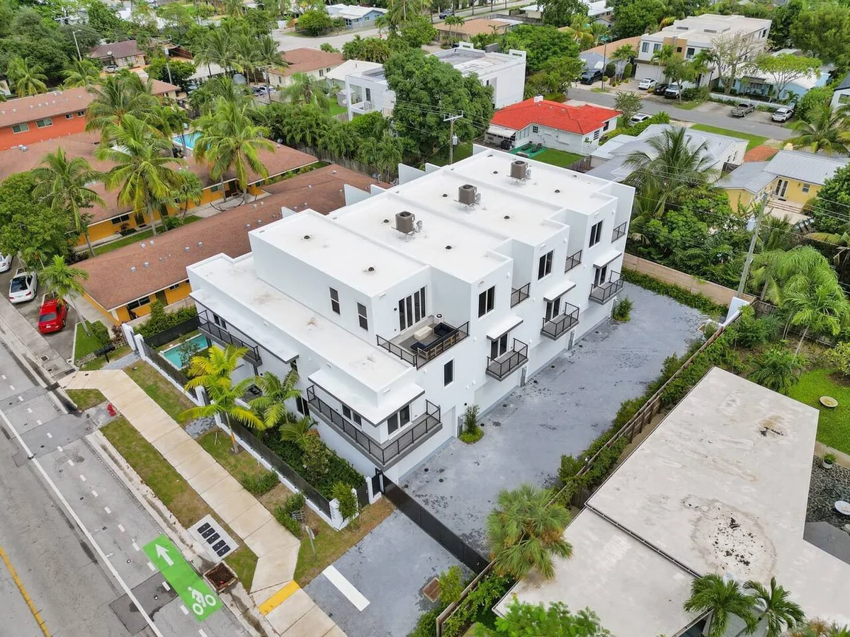 New 2023 Luxe Modern Home with Pool #154