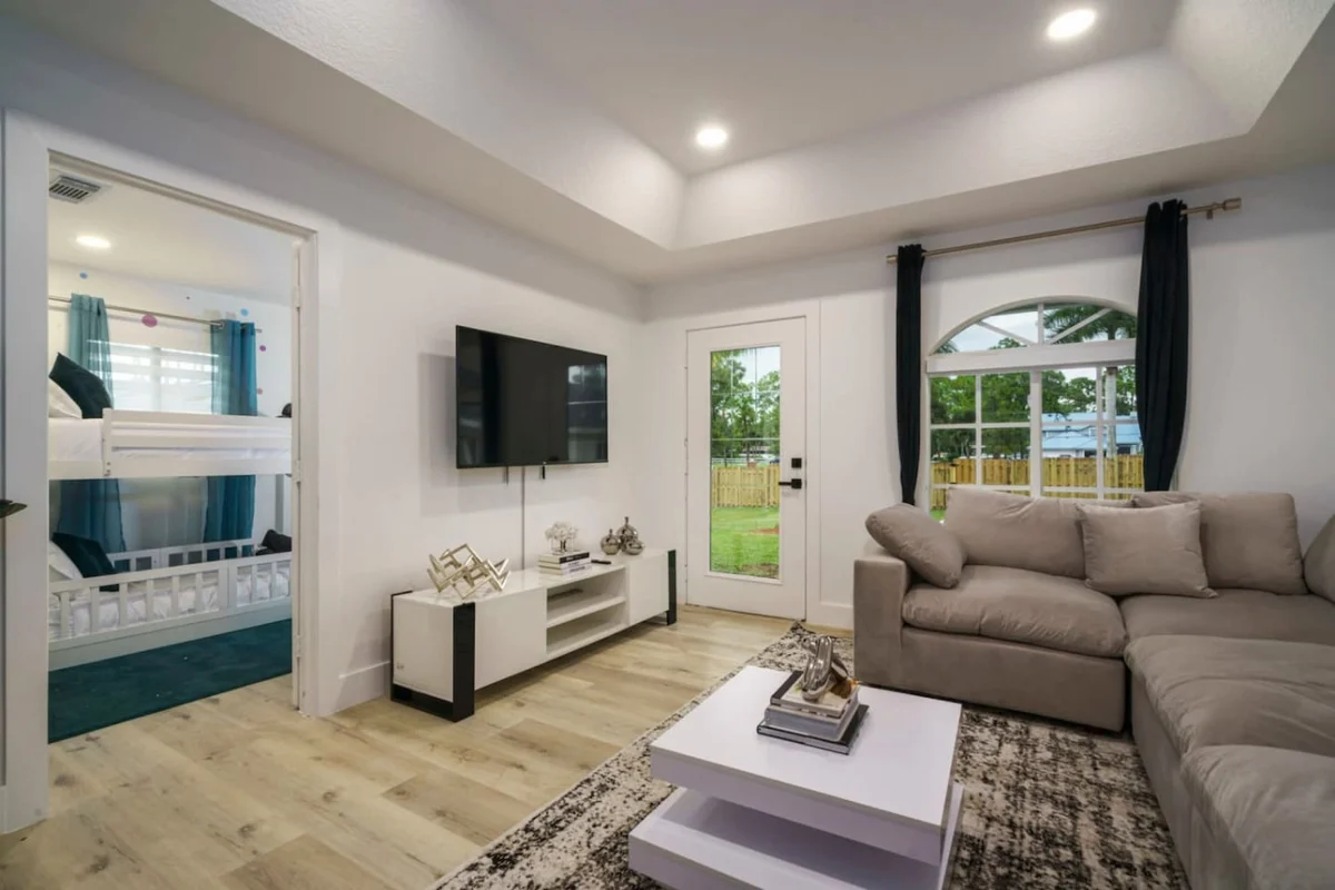 Newly Designed Renovated Luxe 8 BR Heated Pool #25