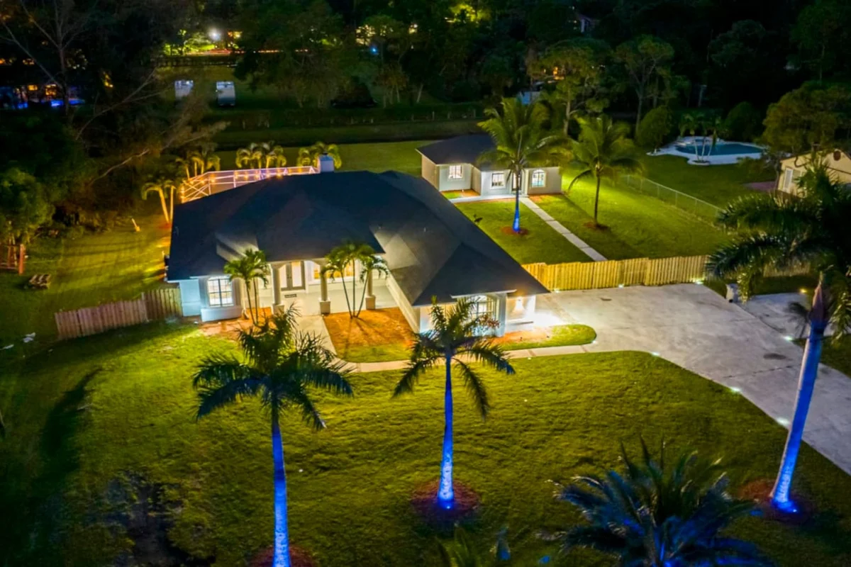 Newly Designed Renovated Luxe 8 BR Heated Pool #56