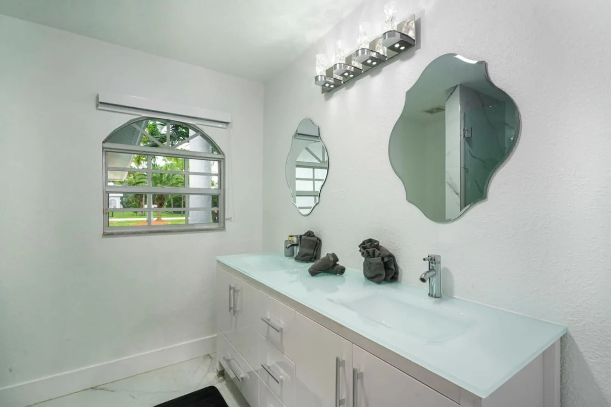 Newly Designed Renovated Luxe 8 BR Heated Pool #18