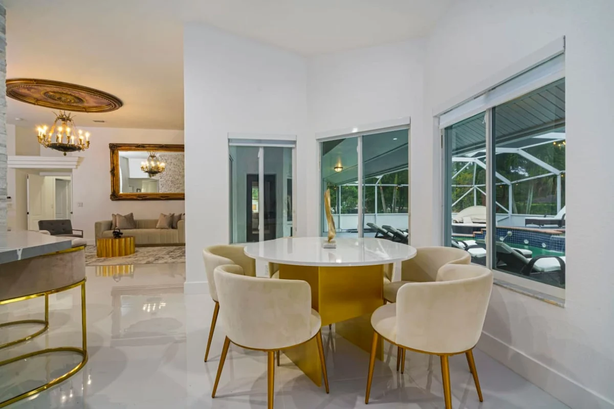 Newly Designed Renovated Luxe 8 BR Heated Pool #26