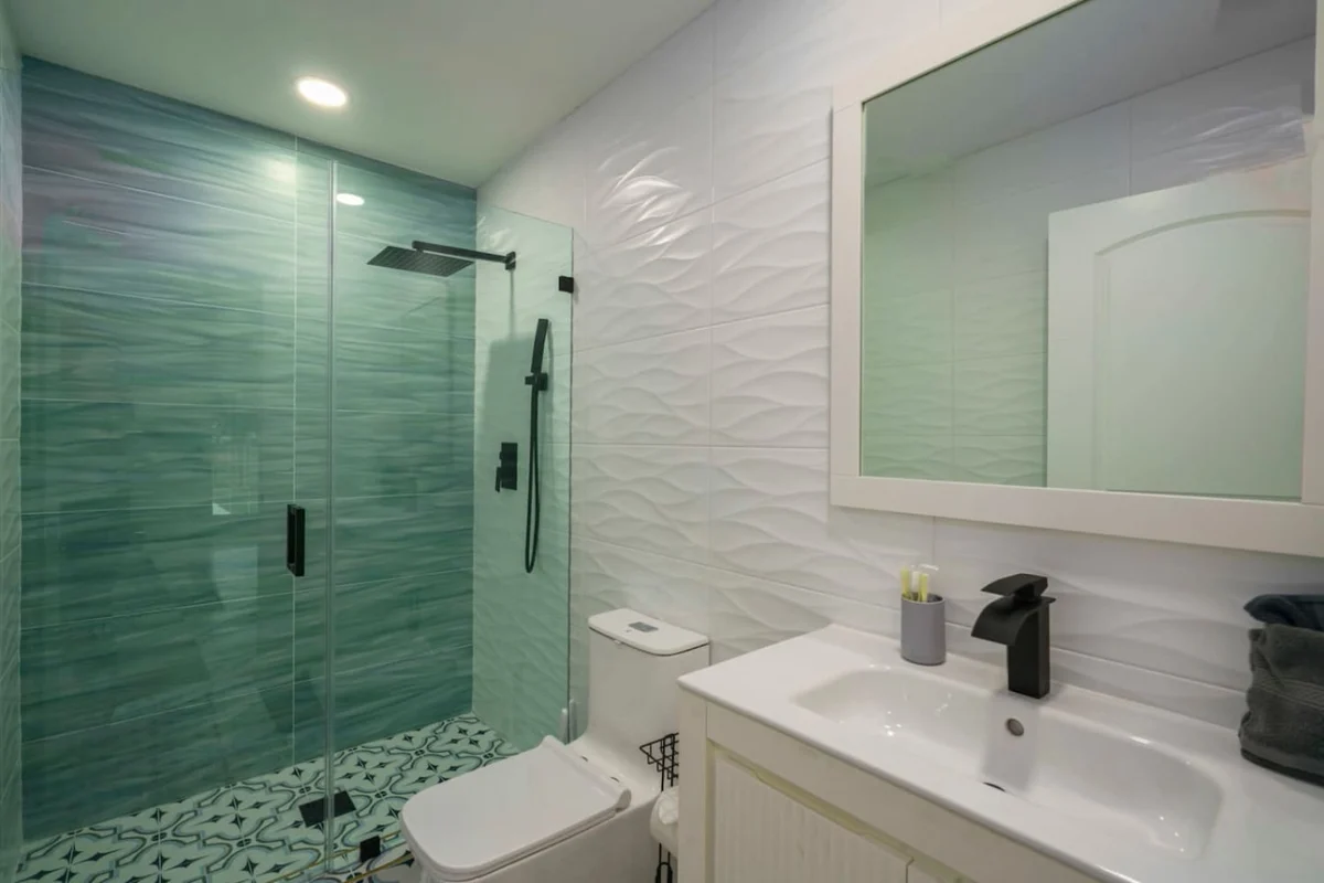 Newly Designed Renovated Luxe 8 BR Heated Pool #22