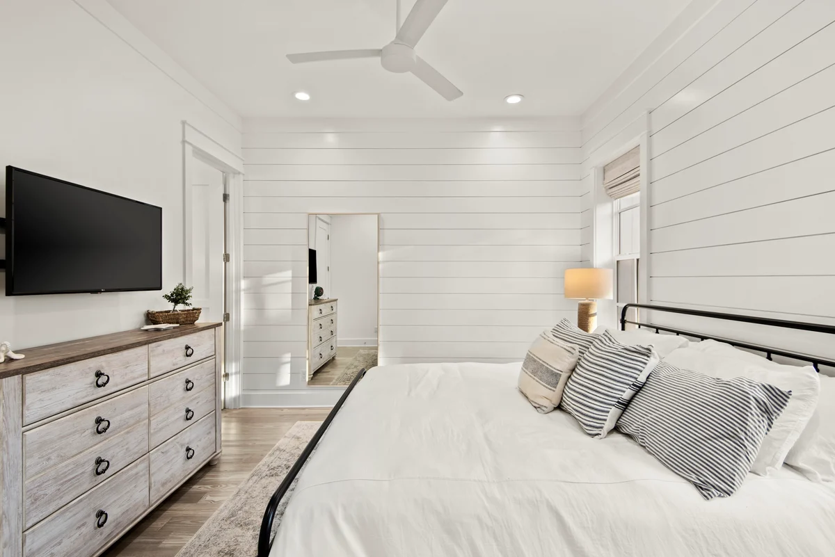 Bedroom 1 image 1
