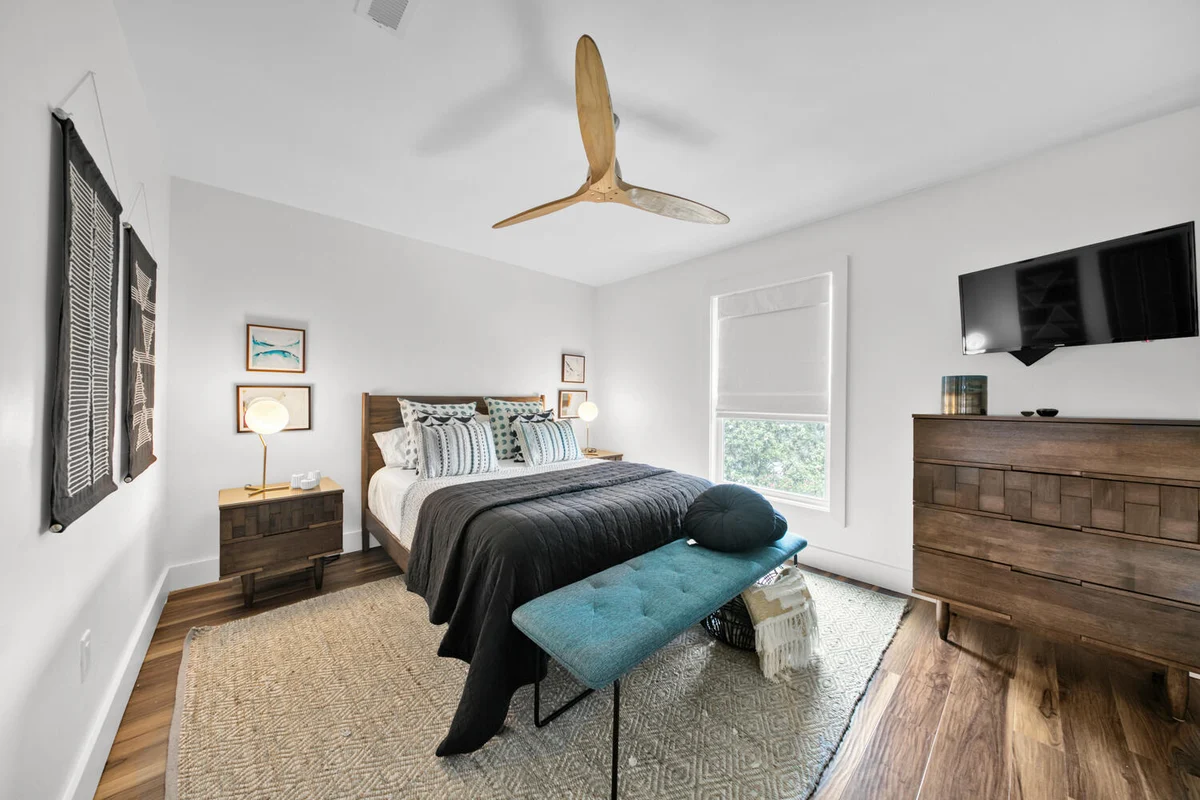 Bedroom 1 image 1