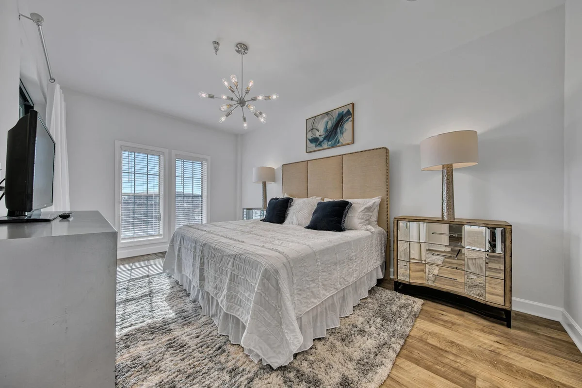 Bedroom 1 image 1