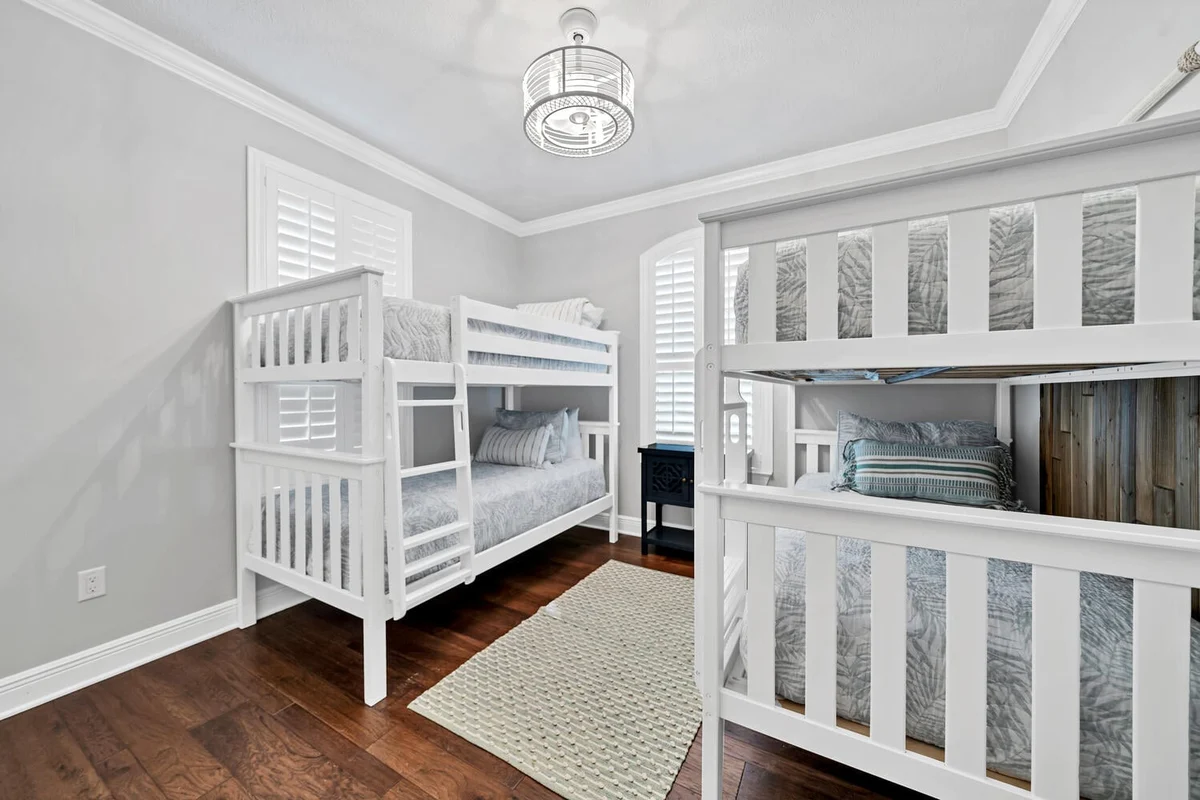 Bedroom 1 image 1