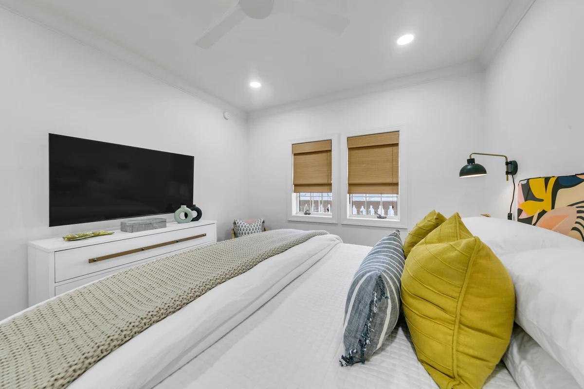 Bedroom 2 image 1