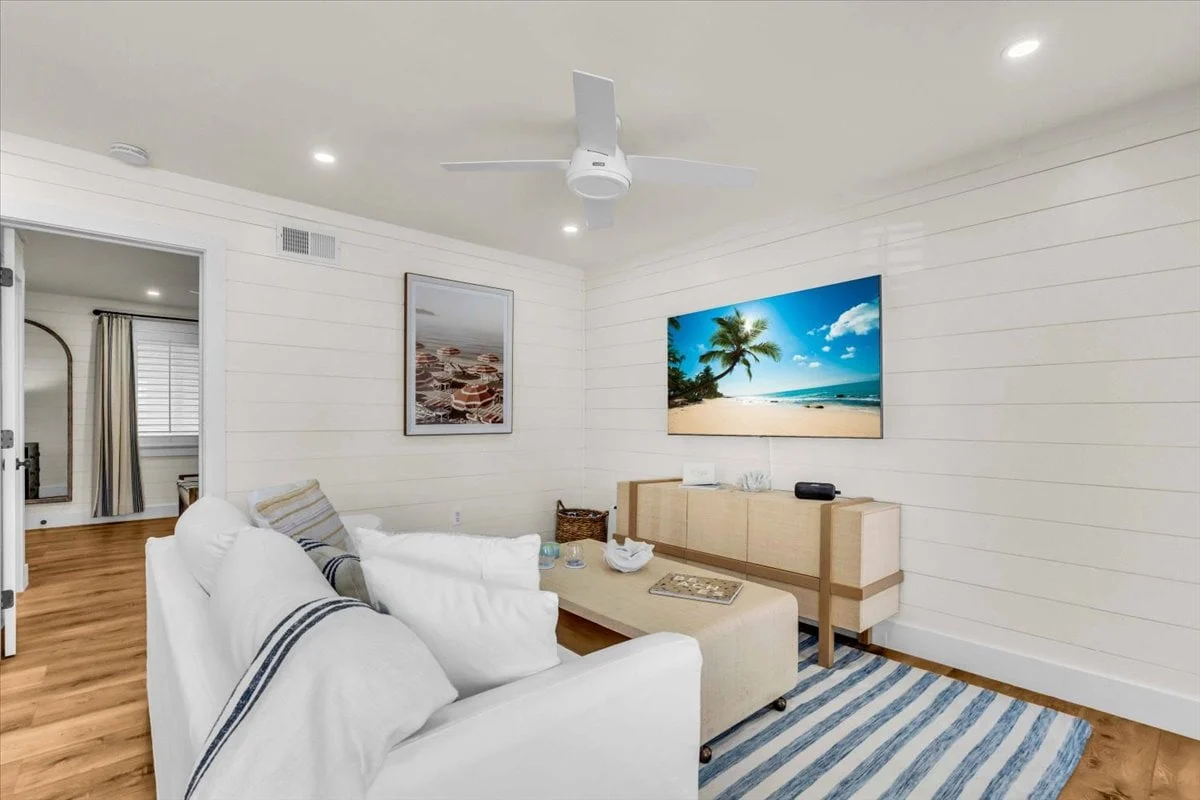 Condo in Bradenton Beach property photo 4