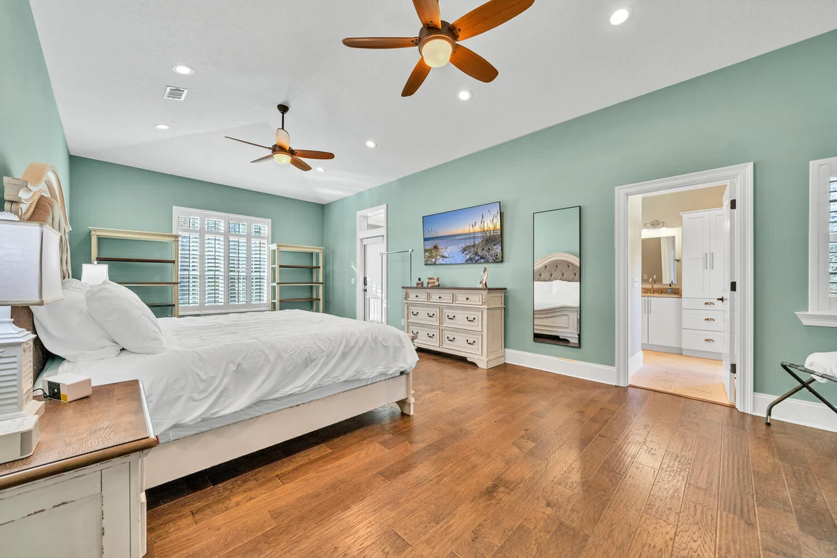 Bedroom 1 image 1