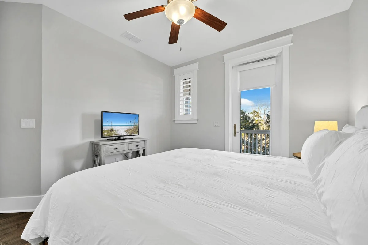Bedroom 4 image 1