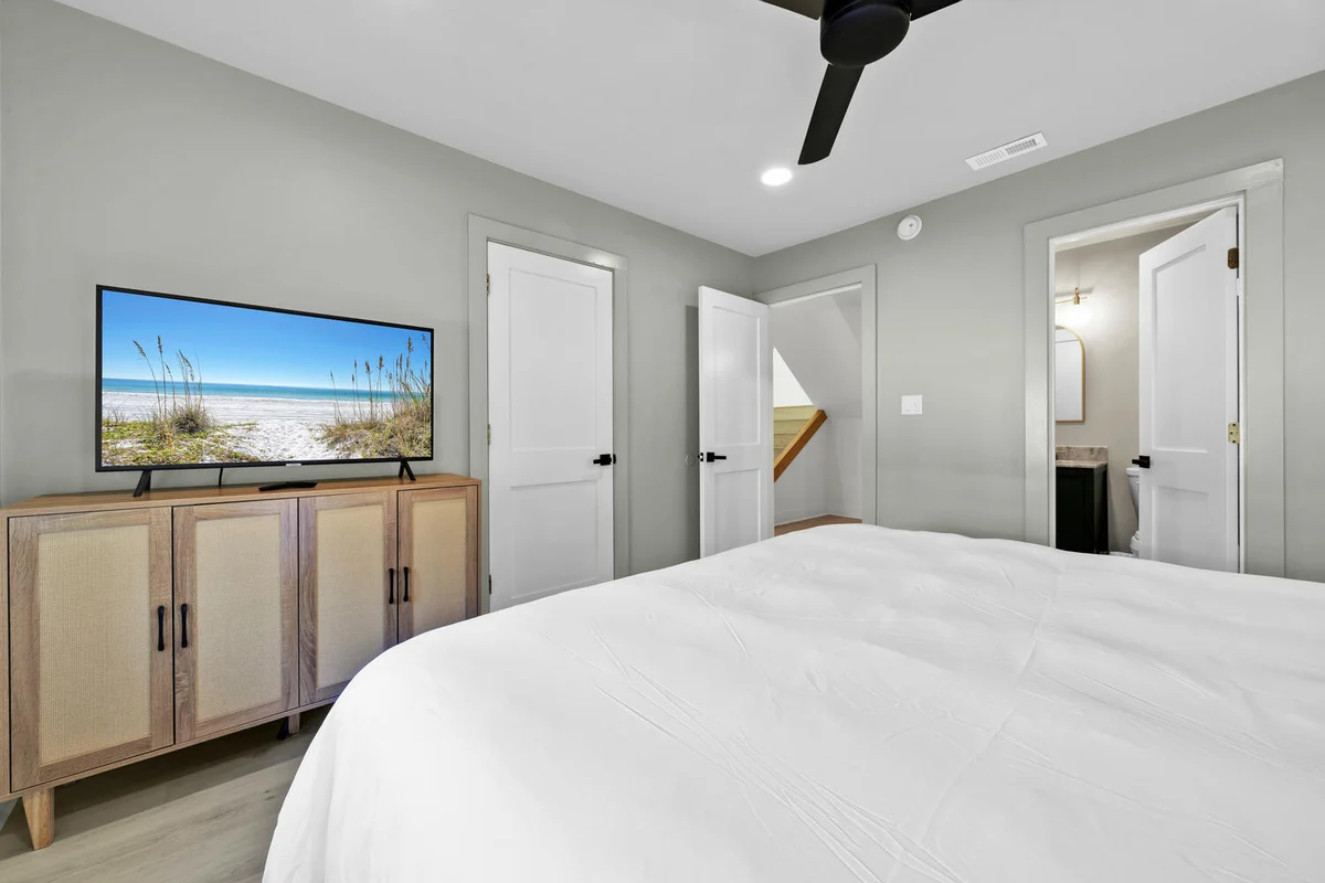 Bedroom 3 image 1