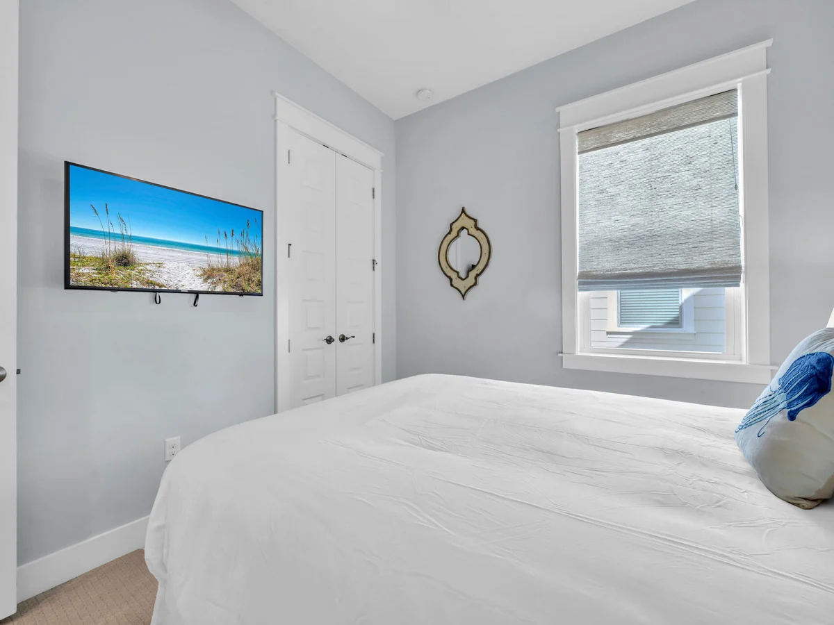 Bedroom 3 image 1