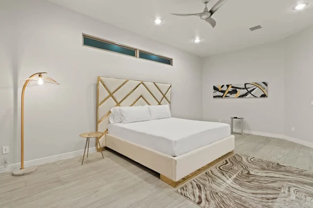 Bedroom 1 image 1