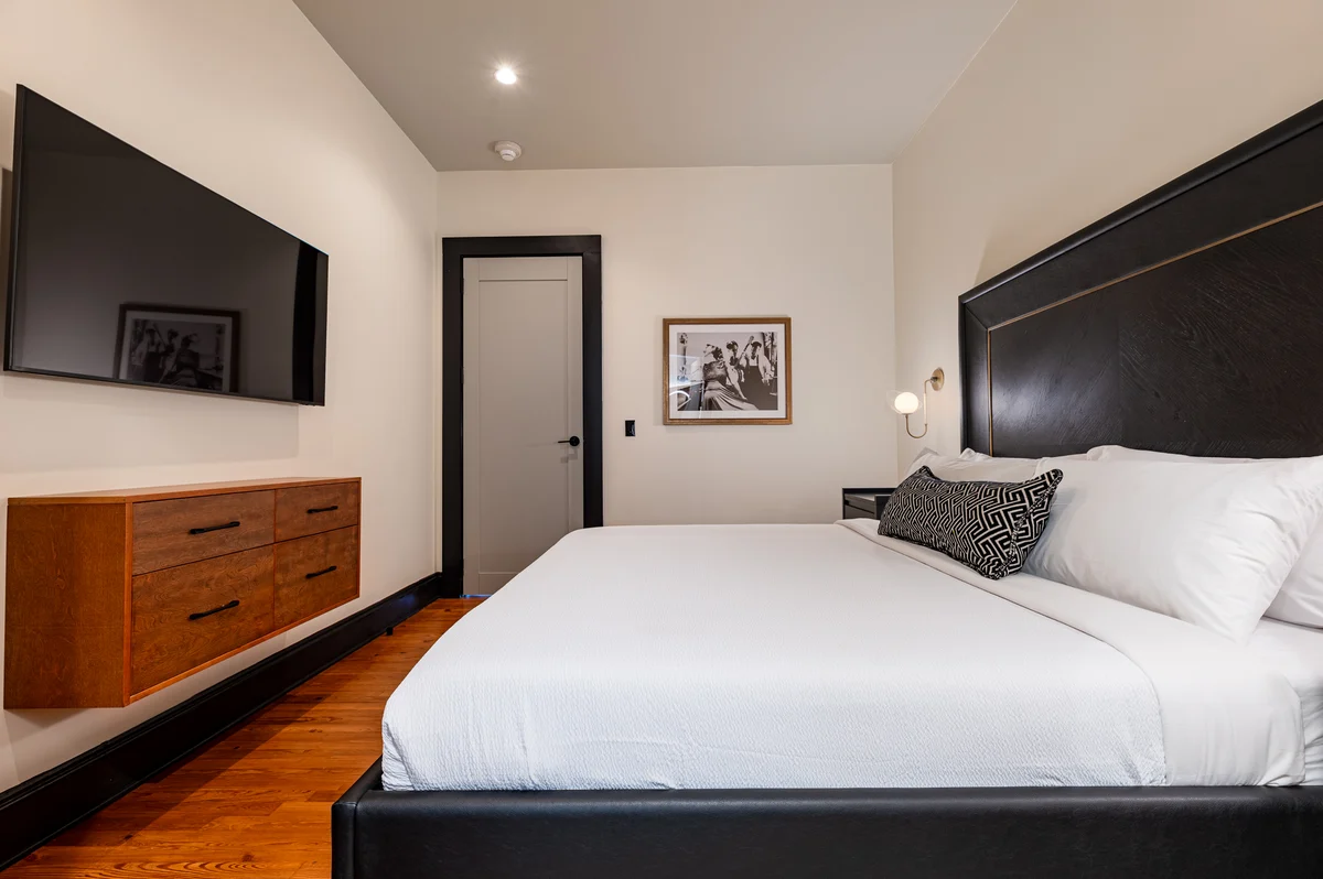 Bedroom 3 image 1
