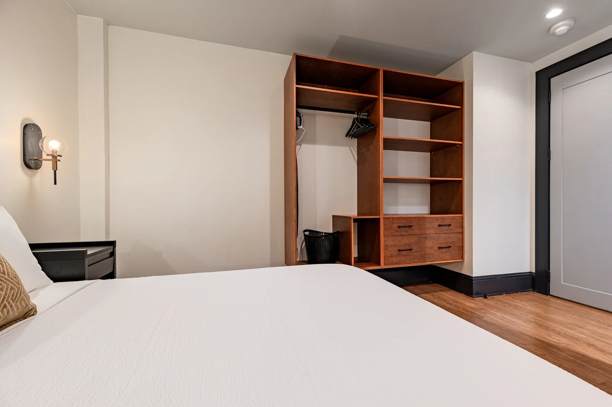 Bedroom 1 image 1