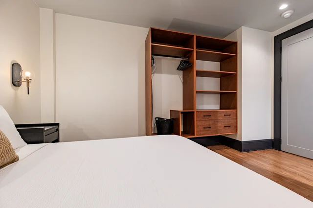 Bedroom 1 image 1