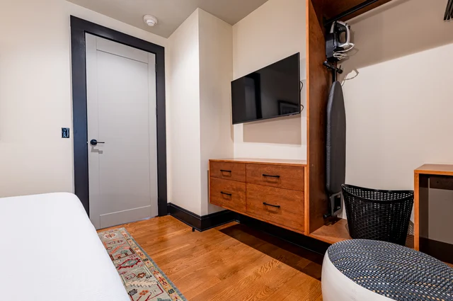 Bedroom 1 image 1