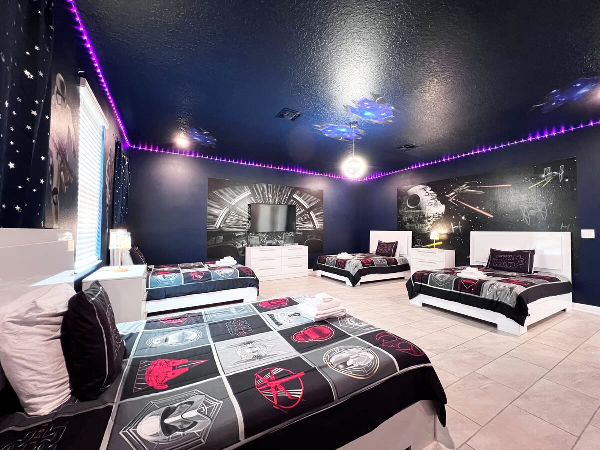 Star Wars 4 Double Beds! Waterpark! Disney! #13