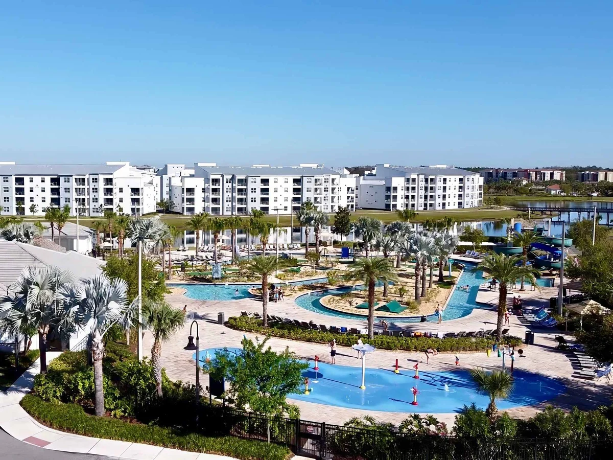 Star Wars 4 Double Beds! Waterpark! Disney! #65