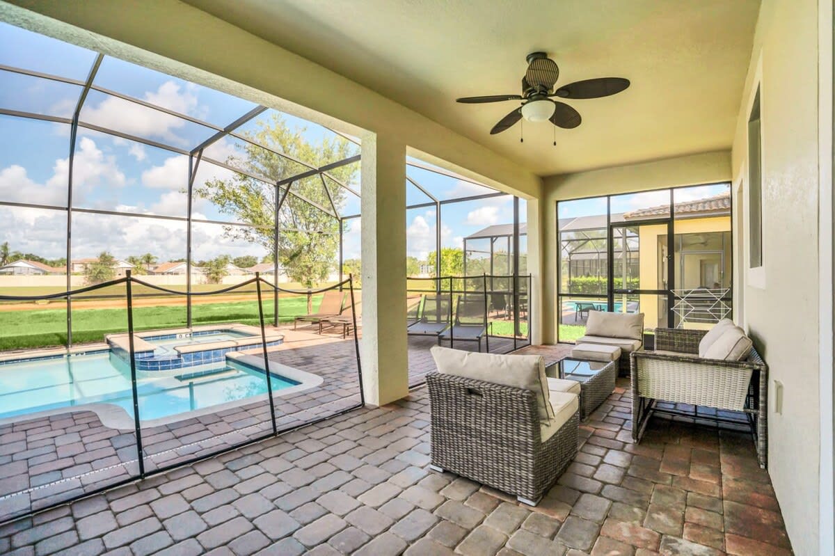 Superhero Gameroom! Waterpark! 9 mi 2 Disney-1308 #105