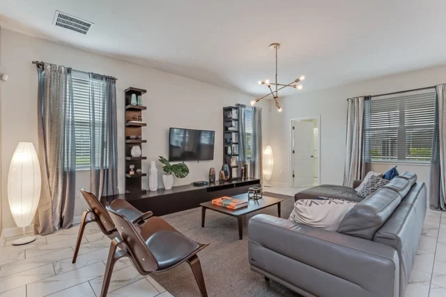 Minions! Game Room! Resort 9 Mi 2 Disney! 8940 #24