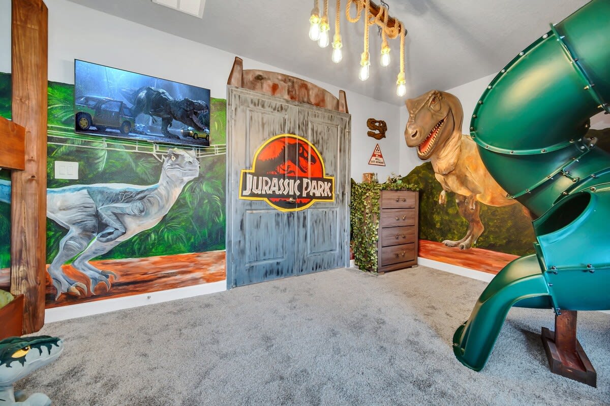 2-Story Slide! Castle! Resort 6 mi 2 Disney! 2900 #109