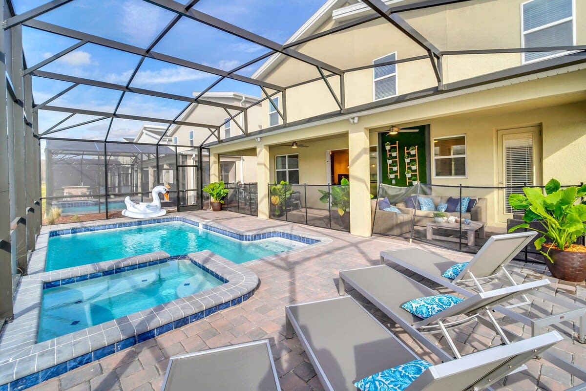 2-Story Slide! Castle! Resort 6 mi 2 Disney! 2900 #122