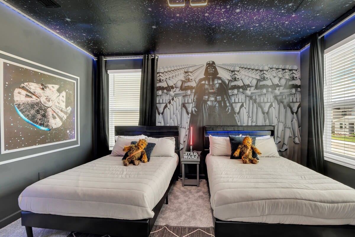 Ariel & Star Wars! Game Room! 9 Mi 2 Disney-9247 #16