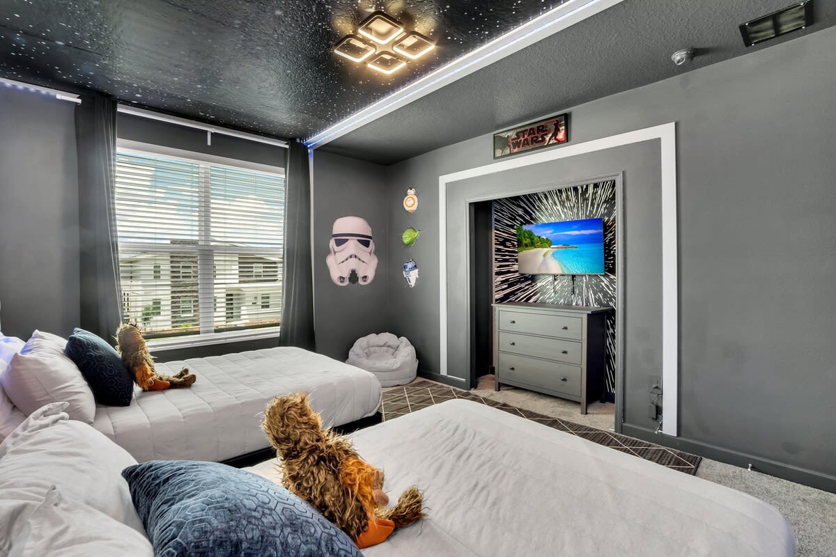 Ariel & Star Wars! Game Room! 9 Mi 2 Disney-9247 #17