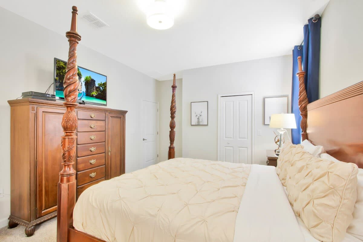 Mega Mansion! Movie Theater! 9 Mi 2 Disney! 9040 #5