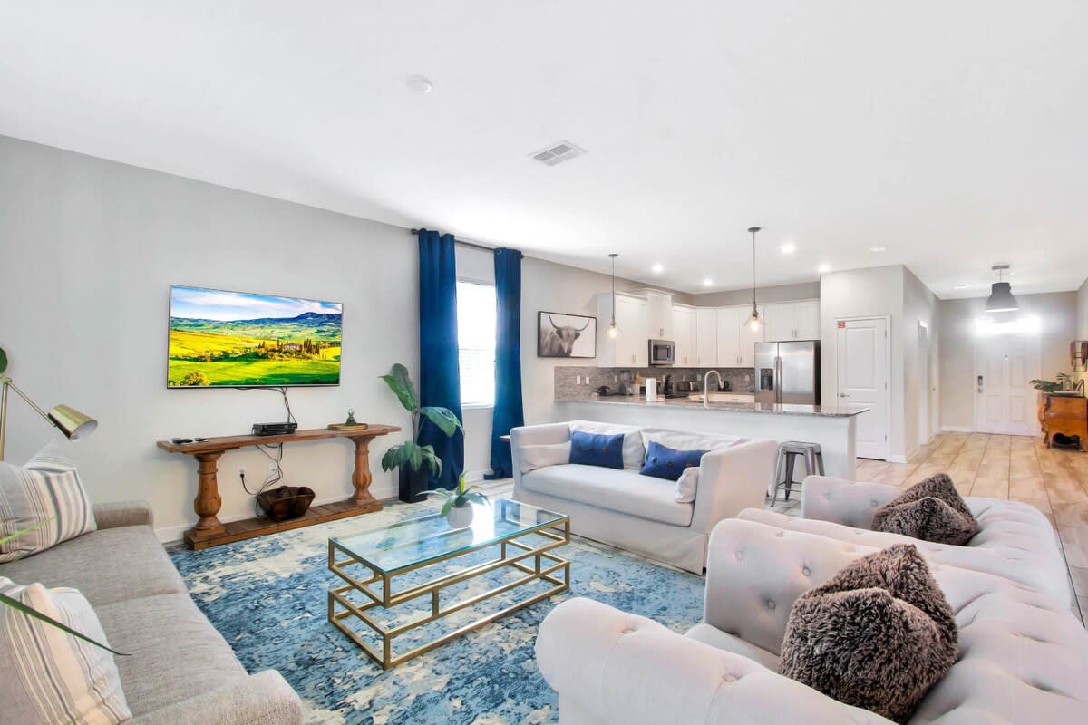 Mega Mansion! Movie Theater! 9 Mi 2 Disney! 9040 #7