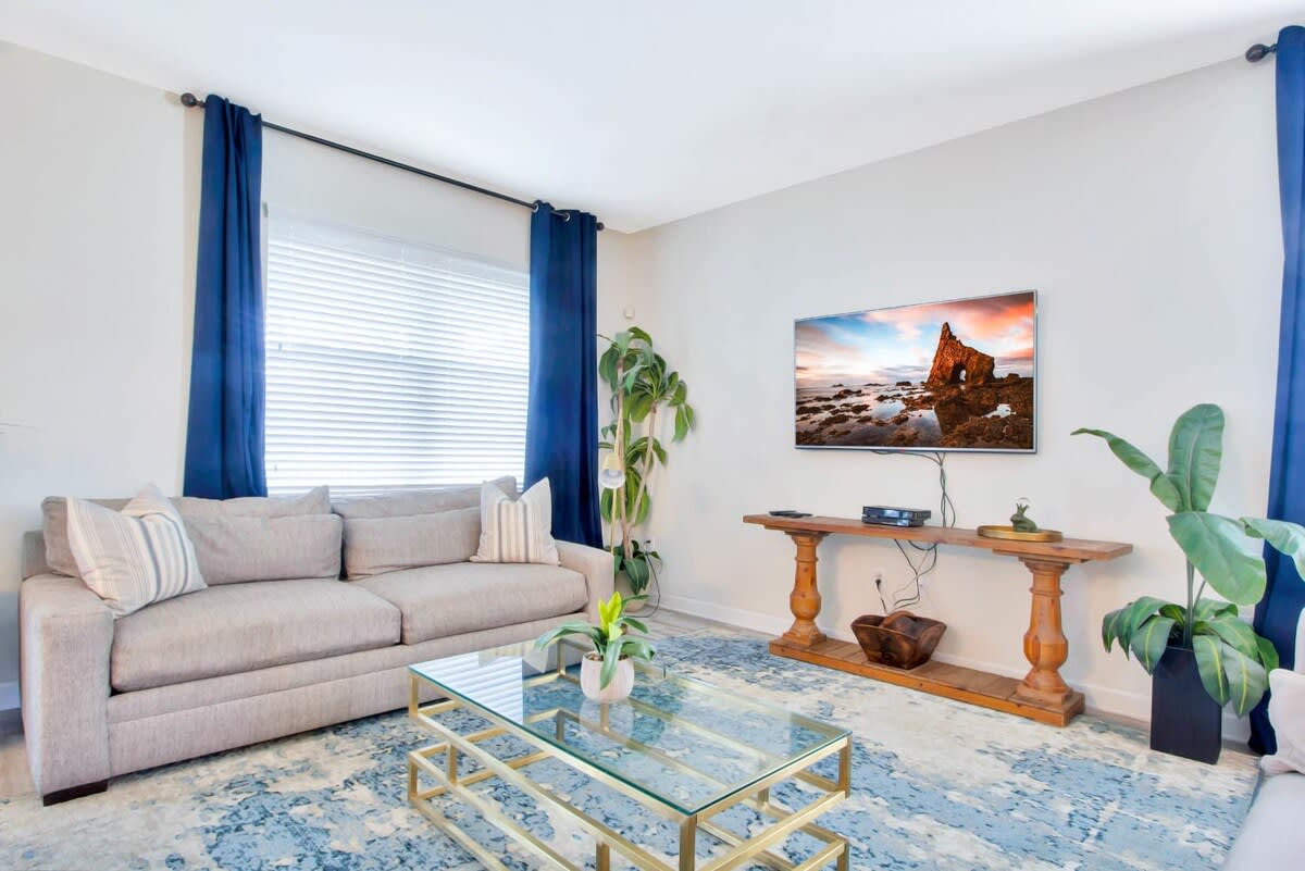 Mega Mansion! Movie Theater! 9 Mi 2 Disney! 9040 #47
