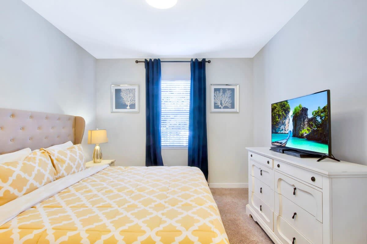 Mega Mansion! Movie Theater! 9 Mi 2 Disney! 9040 #16