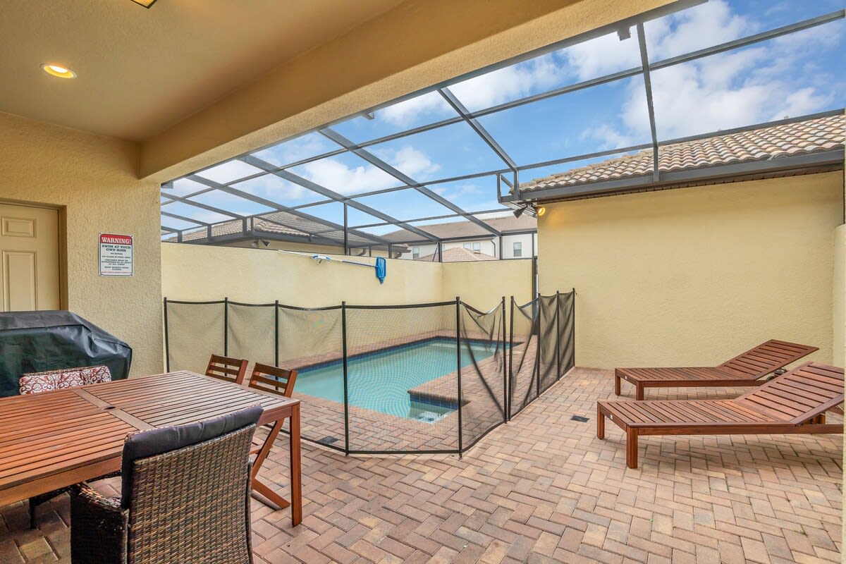 Pool Table! Lazy River! Resort 6 mi 2 Disney! 9045 #82