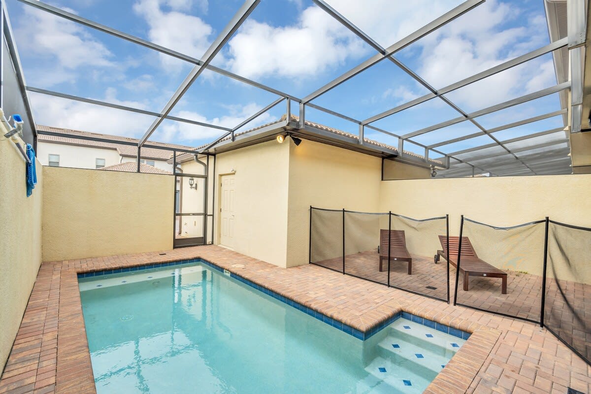 Pool Table! Lazy River! Resort 6 mi 2 Disney! 9045 #93