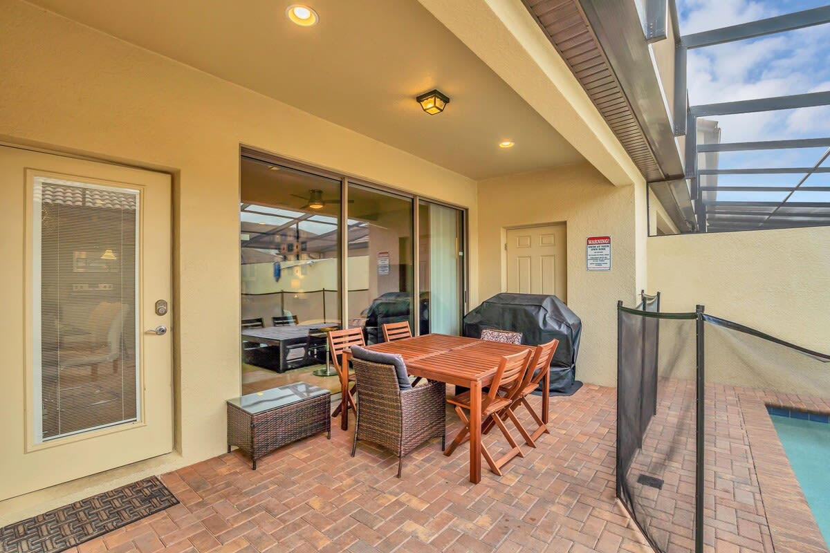 Pool Table! Lazy River! Resort 6 mi 2 Disney! 9045 #91