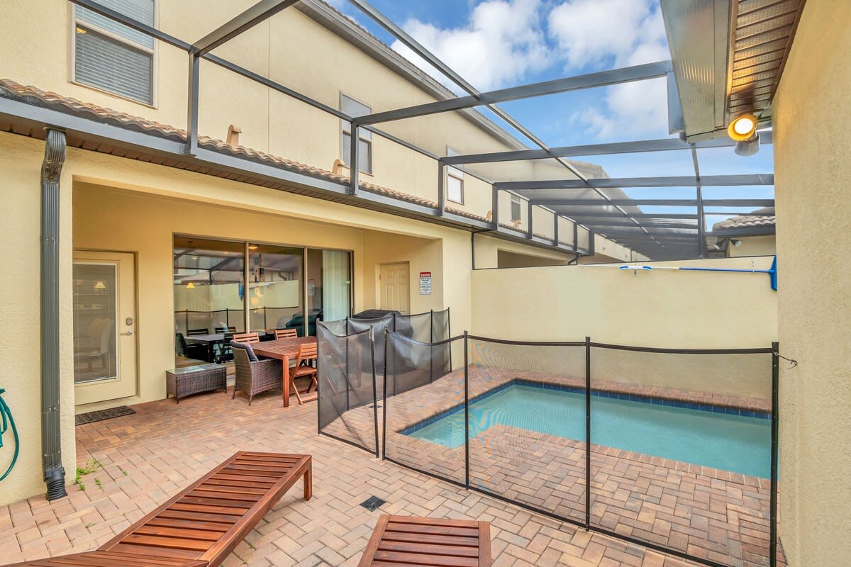 Pool Table! Lazy River! Resort 6 mi 2 Disney! 9045 #101