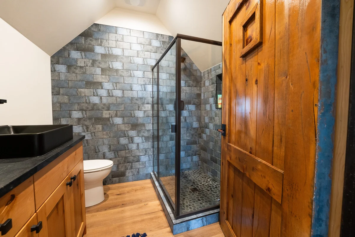 Black Copper Cabin #72