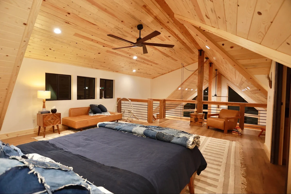 Black Copper Cabin #122