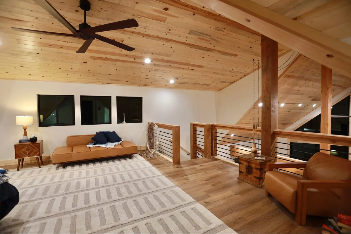 Black Copper Cabin #116