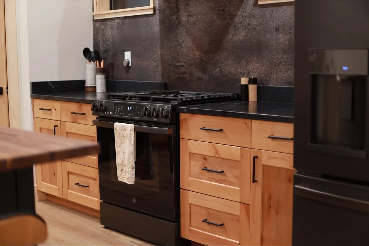 Black Copper Cabin #112