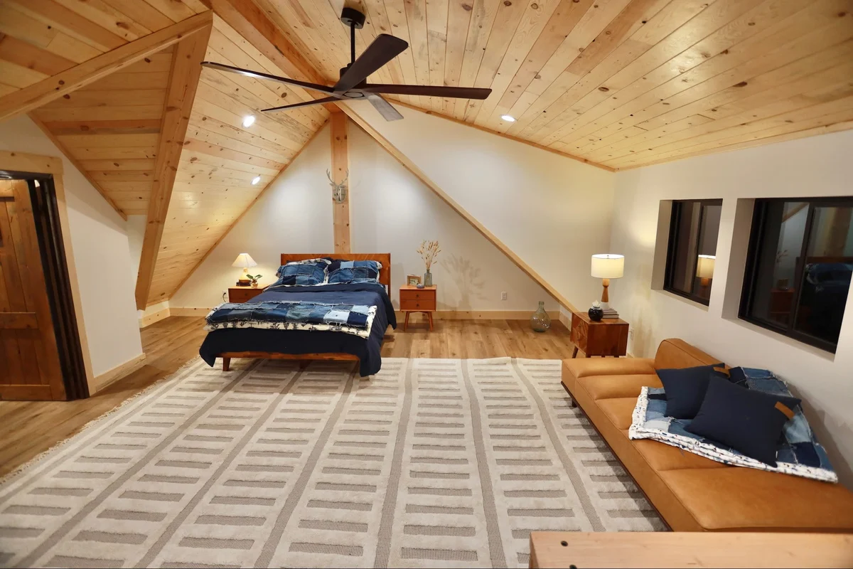 Black Copper Cabin #124