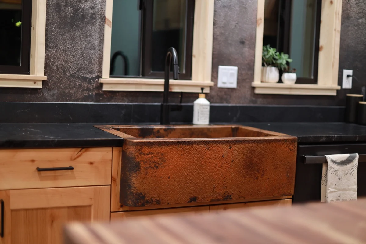 Black Copper Cabin #129