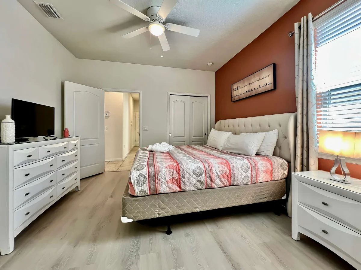 Bedroom 3 image 1